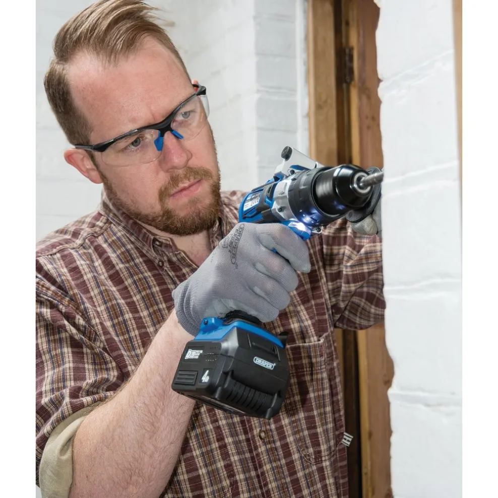 D20 20V Brushless Combi Drill, 1 x 4.0Ah Battery, 1 x Fast Charger